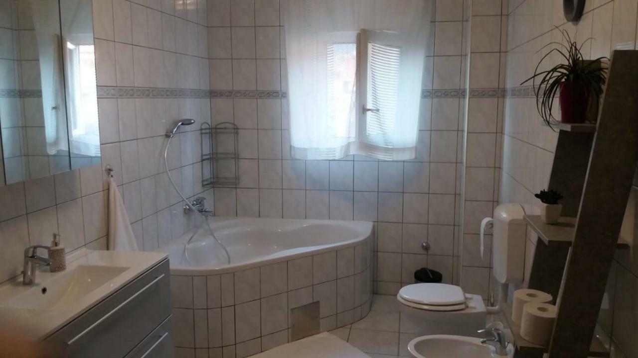 Apartman Teklic Kastela Exterior photo